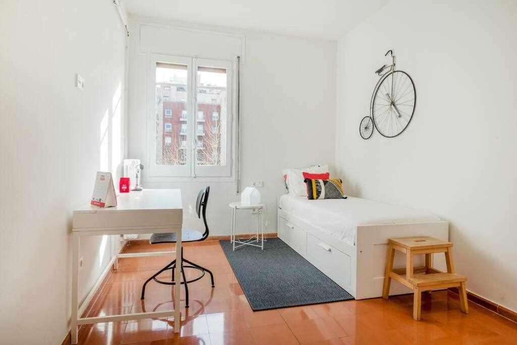 New Top Floor Apt With A Lot Of Light & Aircon Girona Kültér fotó