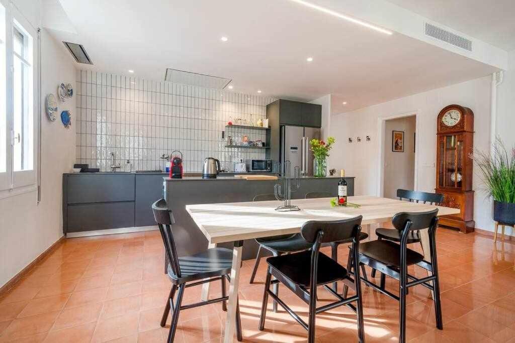 New Top Floor Apt With A Lot Of Light & Aircon Girona Kültér fotó